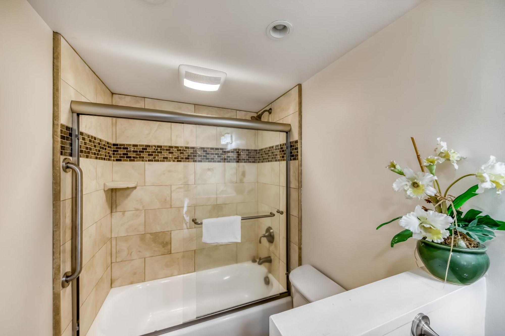 Hololani Resort Kahana Room photo
